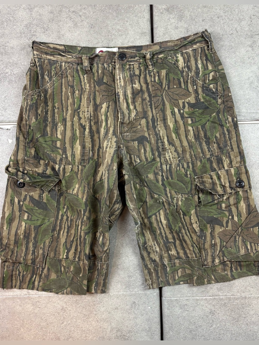 Vintage realtree camo cargo jorts shorts